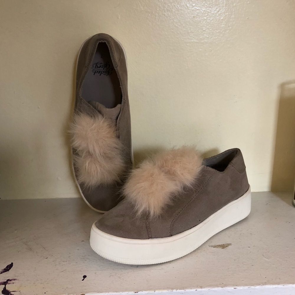 *125 Faded Glory Fuzzy Sneakers